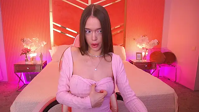 LunarDolly online show from April 2026 06:37:01 AM