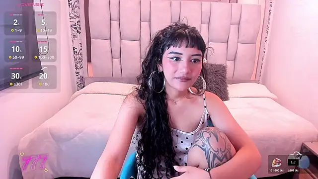 Snapshot of Hanna_Clark__ chatting on May 2026 11:49:02 AM Hanna Clark online show from May 2026 11:49:02 AM