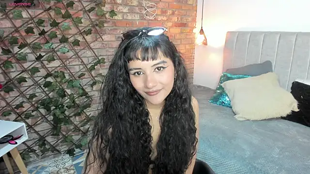 Snapshot of Hanna_Clark__ chatting on April 2026 12:36:01 PM Hanna Clark online show from April 2026 12:36:01 PM