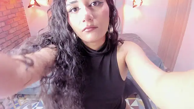 Snapshot of Hanna_Clark__ chatting on April 2026 12:17:02 PM Hanna Clark online show from April 2026 12:17:02 PM