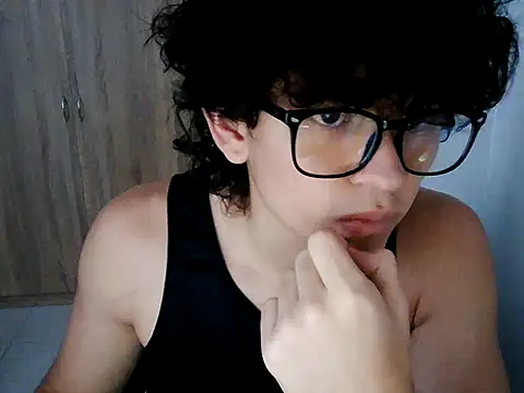 normalboy16 online show from April 2026 09:38:02 PM