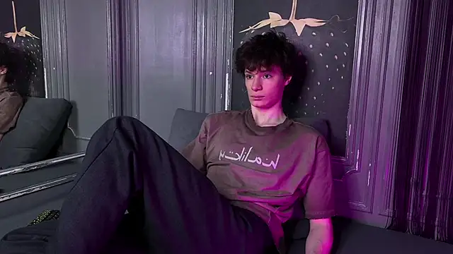 EdwardHogan online show from April 2026 03:51:02 PM