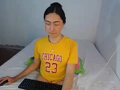 kammy bonbom online show from April 2026 12:06:02 AM