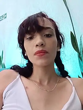 Snapshot of Alexa_fox669 chatting on June 2026 01:10:01 PM Alexa fox669 online show from June 2026 01:10:01 PM