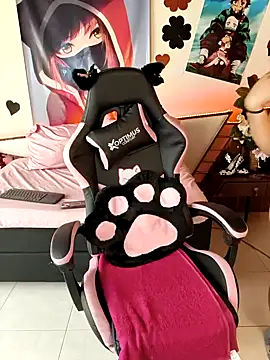 zaraywhitmore online show from April 2026 06:25:02 PM