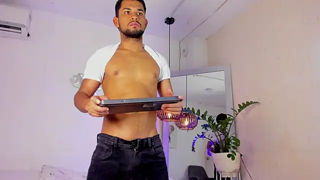 Snapshot of xhj_Gambaru chatting on April 2026 11:44:02 AM xhj Gambaru online show from April 2026 11:44:02 AM