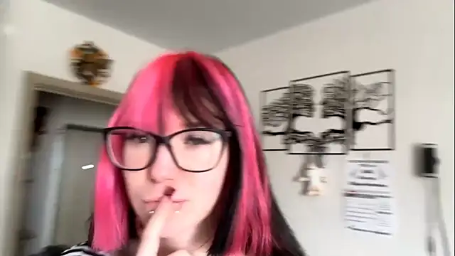 Snapshot of WifeAileen chatting on April 2026 06:37:02 AM WifeAileen online show from April 2026 06:37:02 AM