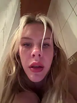 Snapshot of krixsta chatting on April 2026 10:05:02 PM krixsta online show from April 2026 10:05:02 PM