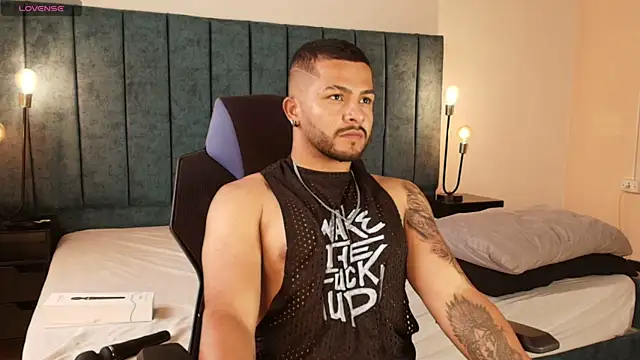 Enzo Vitale  online show from April 2026 07:28:02 PM