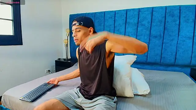 Pablo Cruzz online show from April 2026 07:43:02 PM