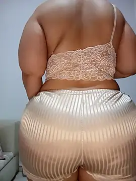 Snapshot of Sexy_yassimna chatting on June 2026 12:00:01 PM Sexy yassimna online show from June 2026 12:00:01 PM