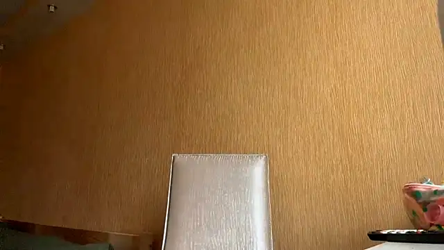 Snapshot of ElvieTribou chatting on April 2026 07:03:02 AM ElvieTribou online show from April 2026 07:03:02 AM