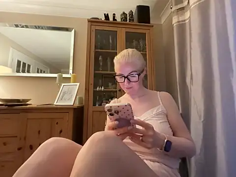 Snapshot of Laylaskyexx chatting on June 2026 09:27:01 PM Laylaskyexx online show from June 2026 09:27:01 PM