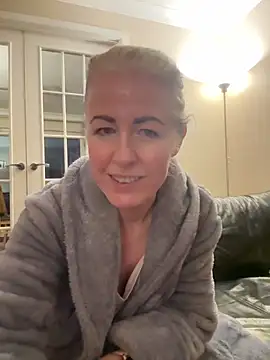 Laylaskyexx online show from April 2026 04:40:01 AM