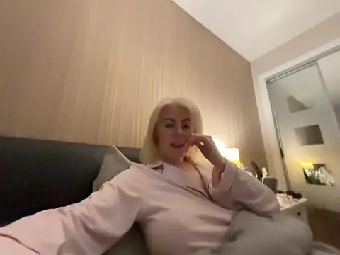 Laylaskyexx online show from May 2026 09:29:02 PM
