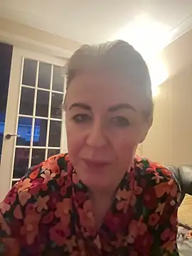 Laylaskyexx online show from April 2026 05:09:01 AM