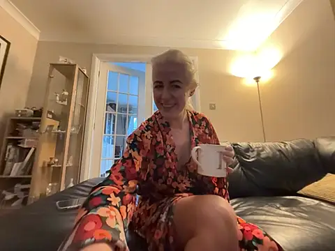 Laylaskyexx online show from June 2026 05:07:02 AM
