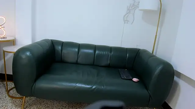 EmmaRodrigues online show from April 2026 06:58:02 PM