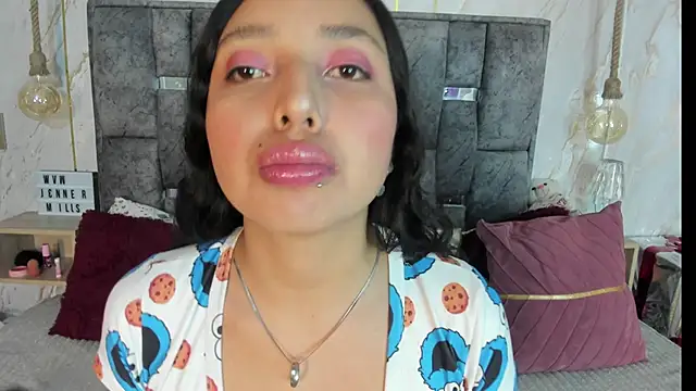 jade roux online show from April 2026 09:02:02 AM