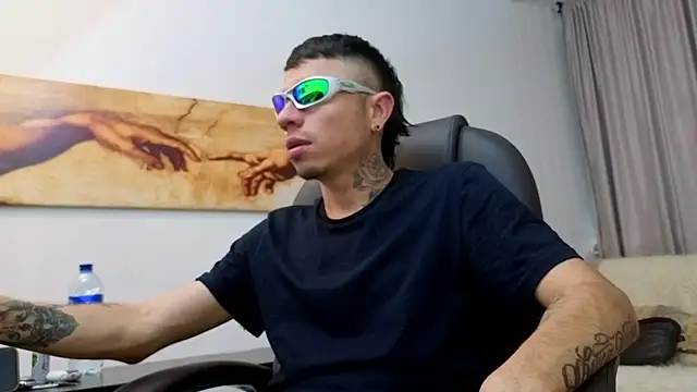 Snapshot of Charlie_Foxie chatting on April 2026 08:04:02 PM Charlie Foxie online show from April 2026 08:04:02 PM