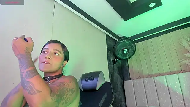 LexiAdamss online show from April 2026 12:32:02 PM