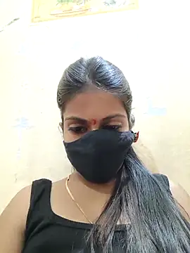 shreyaverma899 online show from April 2026 04:33:01 PM