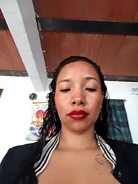 Wolfamara online show from April 2026 01:18:02 PM