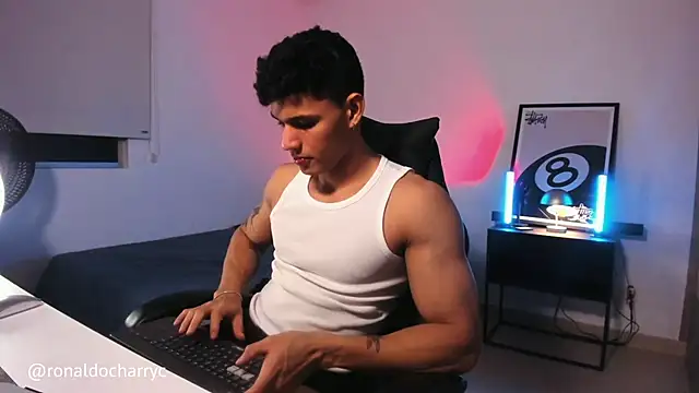 Snapshot of Massimo_Rinaldi chatting on July 2026 02:34:01 AM Massimo Rinaldi online show from July 2026 02:34:01 AM