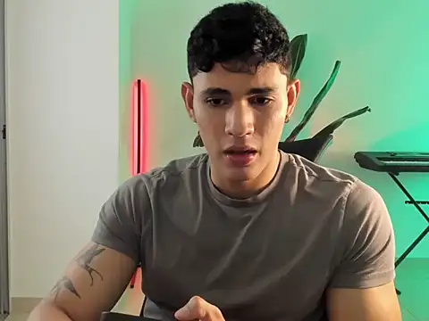 Massimo Rinaldi online show from April 2026 03:35:01 AM