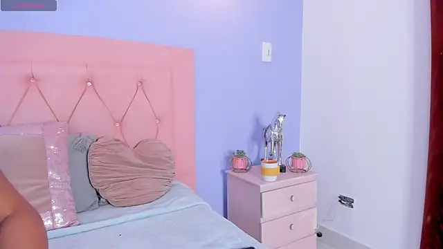 Kendall Rous  online show from April 2026 01:23:02 PM