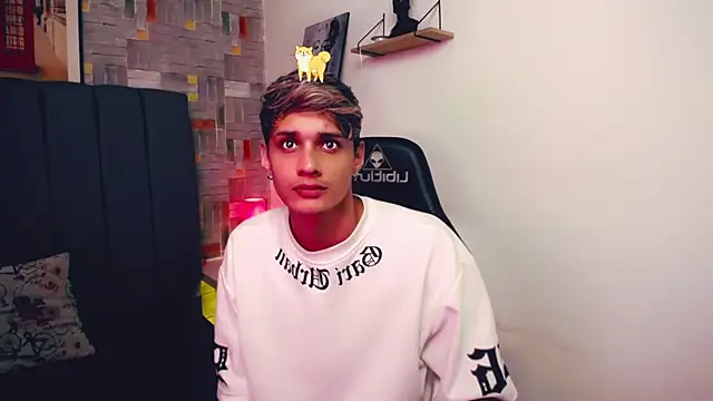 flaquito    online show from April 2026 08:25:02 PM