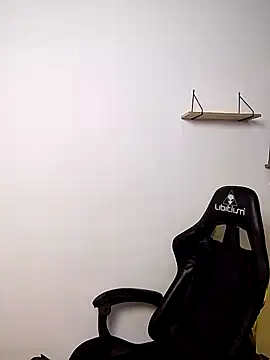 flaquito    online show from April 2026 08:23:02 PM