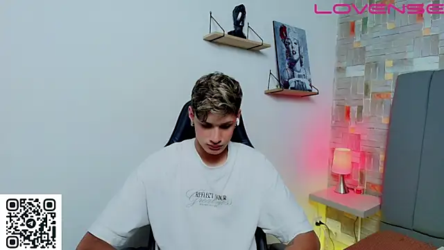 Snapshot of flaquito___ chatting on May 2026 08:48:01 PM flaquito online show from May 2026 08:48:01 PM