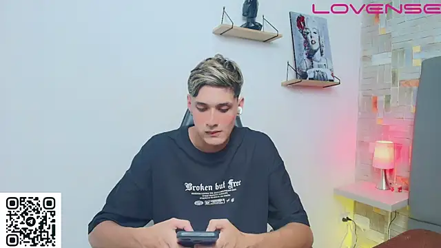 Snapshot of flaquito___ chatting on May 2026 08:26:02 PM flaquito online show from May 2026 08:26:02 PM