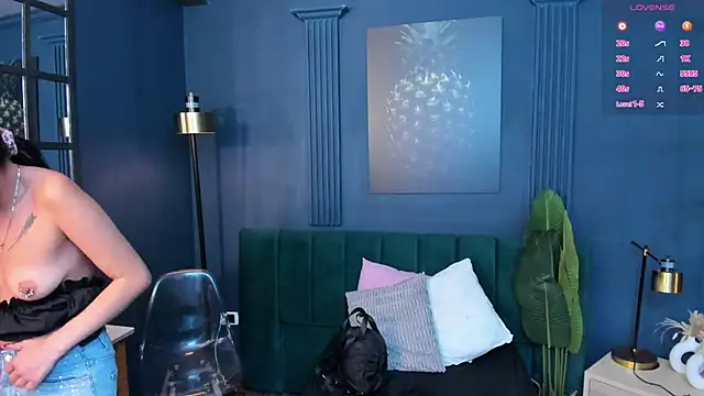 Alicecoule  online show from May 2026 12:14:01 PM