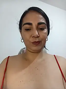 Emily Divi69 online show from April 2026 02:32:02 PM