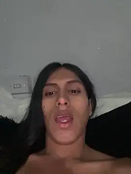 luna duque online show from June 2026 08:28:01 PM