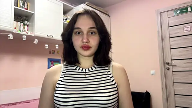 NoraSweetie online show from April 2026 05:19:02 PM