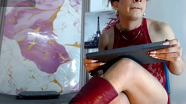 Snapshot of Sharlotte_Jones chatting on April 2026 11:58:01 AM Sharlotte Jones online show from April 2026 11:58:01 AM