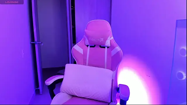 ISABELFORYOU03 online show from April 2026 01:19:01 AM