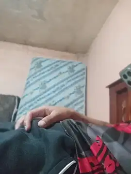 Snapshot of Alcon347 chatting on April 2026 04:35:02 PM Alcon347 online show from April 2026 04:35:02 PM