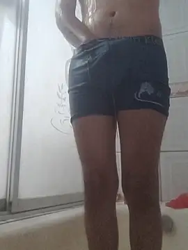 Snapshot of Alcon347 chatting on April 2026 01:40:01 AM Alcon347 online show from April 2026 01:40:01 AM