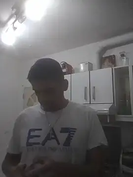 armanidj7 online show from April 2026 10:00:01 PM