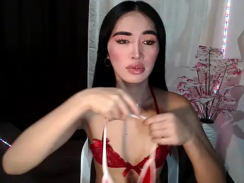 Snapshot of urasiankylie chatting on July 2026 05:56:01 PM urasiankylie online show from July 2026 05:56:01 PM