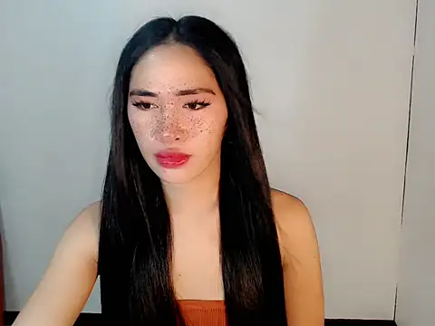 urasiankylie online show from April 2026 04:41:01 PM