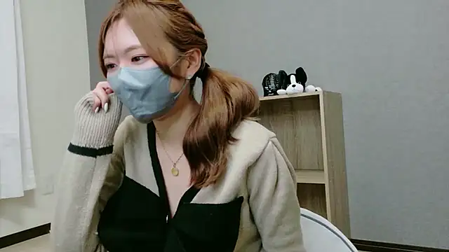 Snapshot of YUA_0425 chatting on April 2026 05:17:02 PM YUA 0425 online show from April 2026 05:17:02 PM