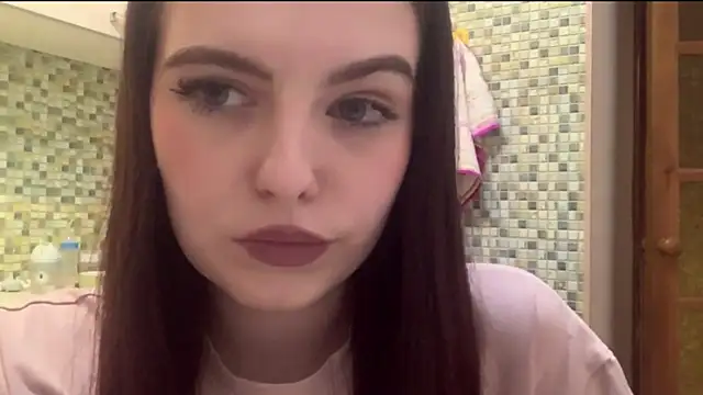 Snapshot of KikiAmino chatting on April 2026 05:08:01 PM KikiAmino online show from April 2026 05:08:01 PM