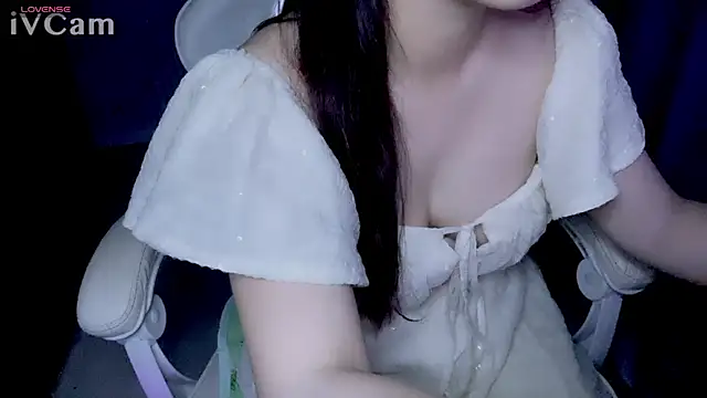 Milk xoxo online show from April 2026 07:32:01 PM