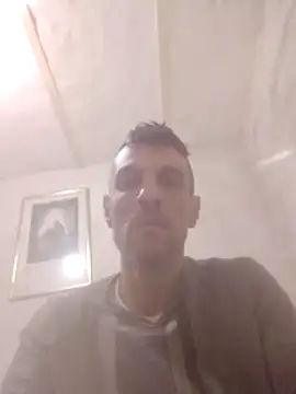 Snapshot of Guillelp chatting on June 2026 01:53:02 PM Guillelp online show from June 2026 01:53:02 PM