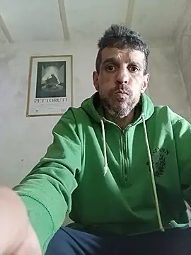 Snapshot of Guillelp chatting on July 2026 01:23:01 AM Guillelp online show from July 2026 01:23:01 AM